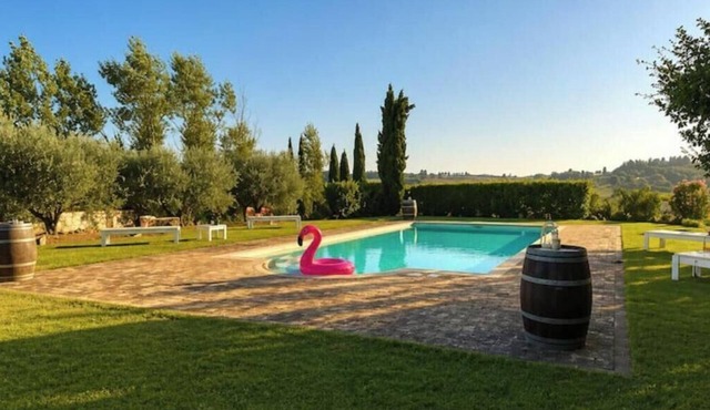 Private pool between Siena and San Gimignano