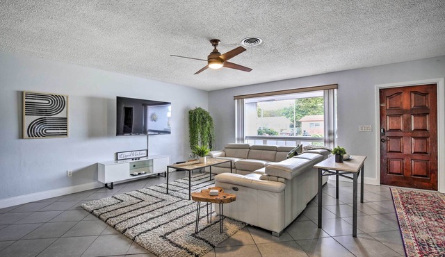Private Pool & Dock: Coconut Creek Home!