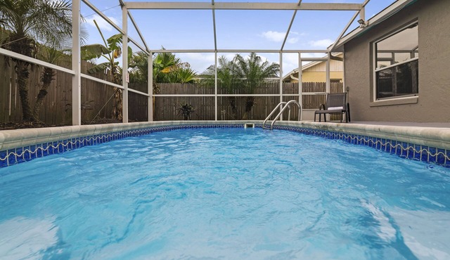 Private Pool Game Room Only 8 mi to Disney!