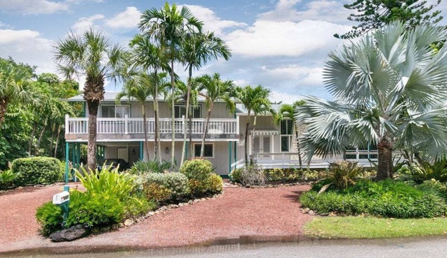 Private pool home 4 minutes from Longboat Key Beaches - Haven on Hughes