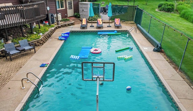 Private Pool - Hot Tub - Game Room - 20 min DT