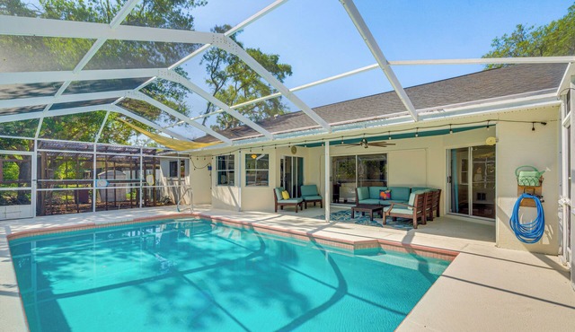 Private Pool & Lanai: Spring Hill Oasis