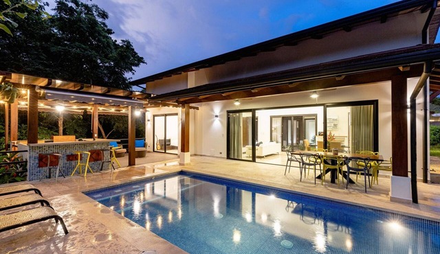 Private Pool Luxury Modern House + Free Golf Cart | Llama del Bosque |Reserva Conchal Golf Resort