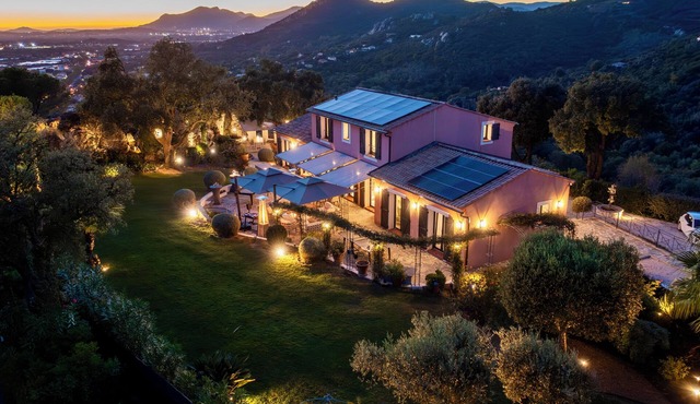 Private pool | Panoramic view | Quiet | 8 persons