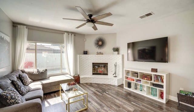 Private Pool & Patio: Pet-friendly Bakersfield Gem