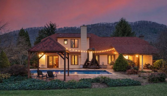 Private Pool, Sleeps 14, Game Room, Hot Tub