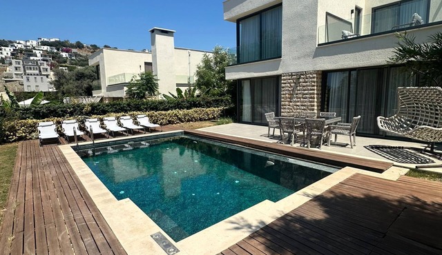 Private Pool Villa En Pier