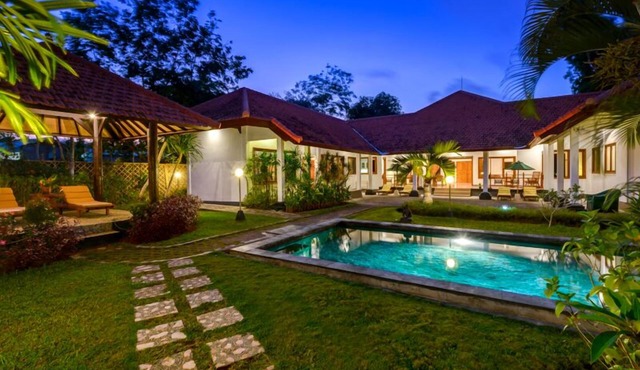 Private Pool Villa with Huge Garden!