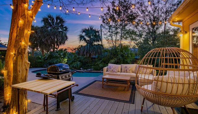 Private Pool, Walkable, Minutes to Beaches & Downtown Pensacola
