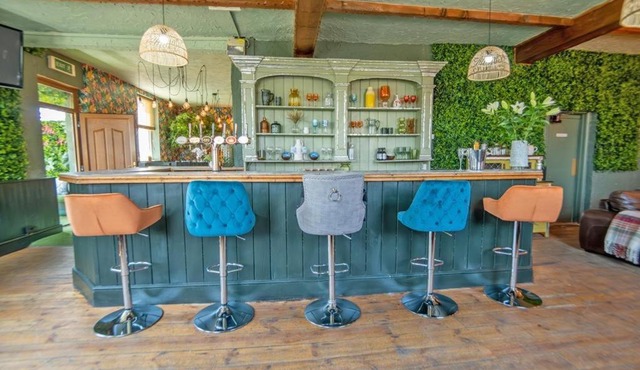 Private Pub-Group Stays Brecon Beacons Alderfalls