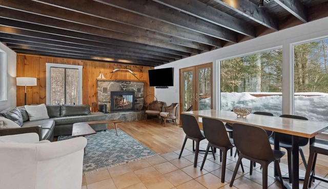 Private Quechee Retreat w/Deck & Games