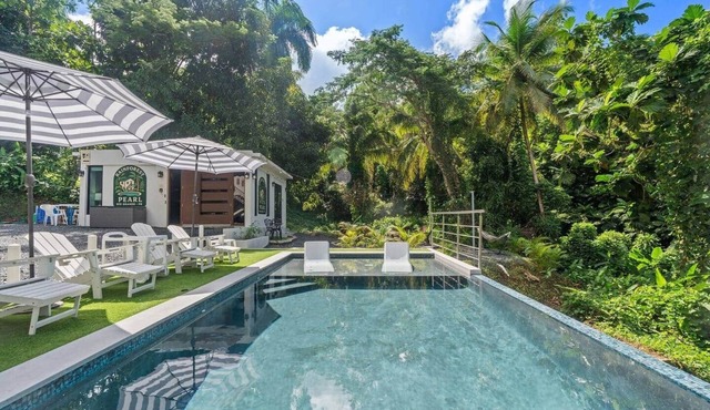 Private Rainforest Home/4BR/Sleeps 12/Heated Pool