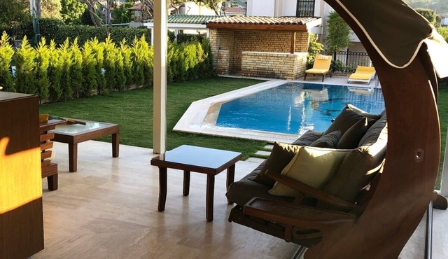 Private Refurbished Villa Nearby Boyalık Beach