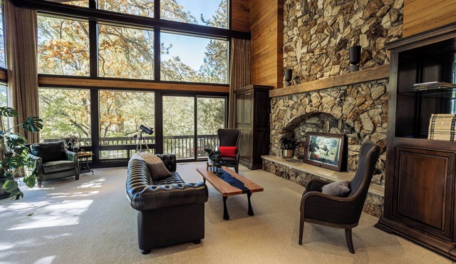 Private Resort style nature retreat, with pool, pet-friendly
