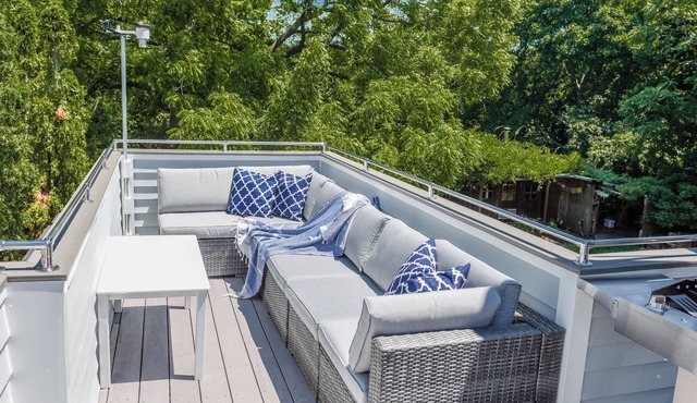Private Rooftop Deck & Apartment with water views. Close to the train to Salem!