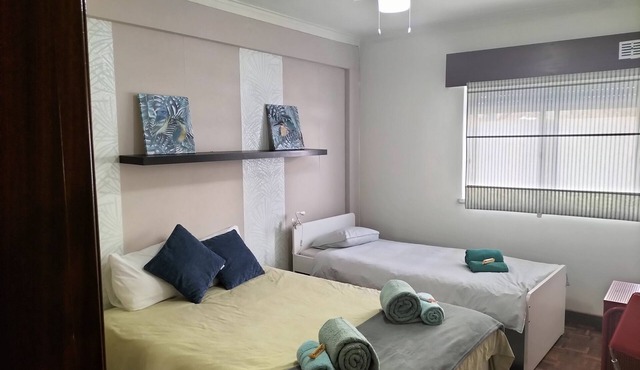 Private room A/C, Cable TV, Wifi