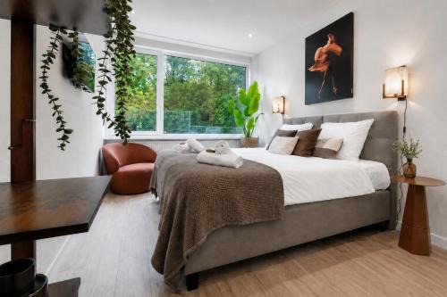 Private room for 2, shared kitchen, flexible bed