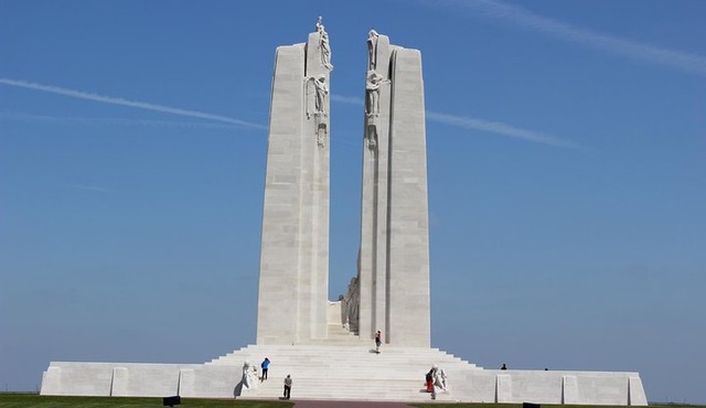 Private Round Trip Transfer to Vimy Ridge from Arras
