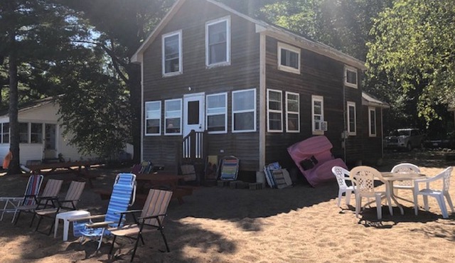 PRIVATE SANDY BEACH ON SEBAGO LAKE!!