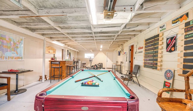Private + Secluded: 2BR Vancouver Home w/Fire Pit