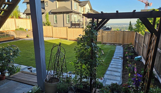 Private south-facing suite with a full bathroom and fully equipped kitchen.