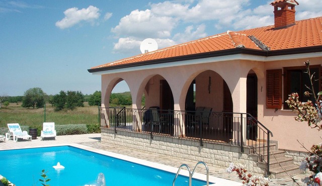 Private South-Facing Pool. Village Location. Near Beaches. AirCon/WiFi.