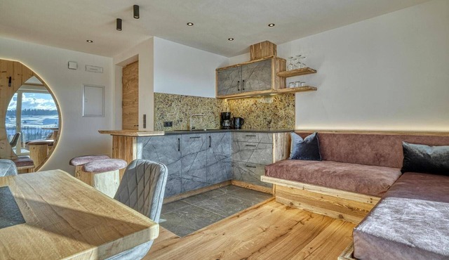 Private Spa Lodge with Sauna and Bathtub – 'Nidum'