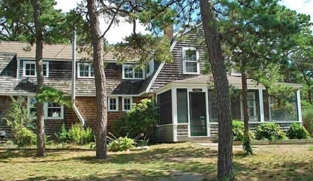 Private & Spacious 5 Bedroom Home (1607)