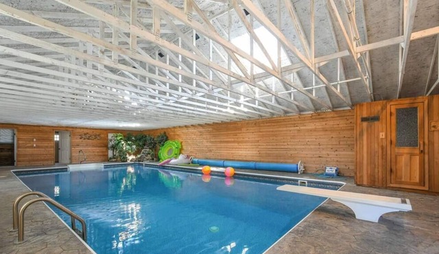 Private Spacious Country Estate Guesthouse ★ Pool★ Sauna ★Game Room ★