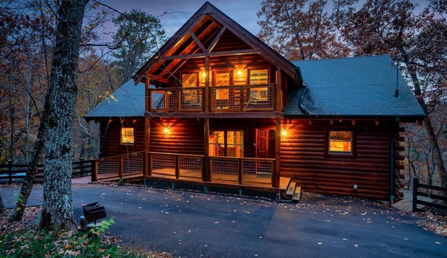 Private*Spacious*HotTub*FireTable*Theater