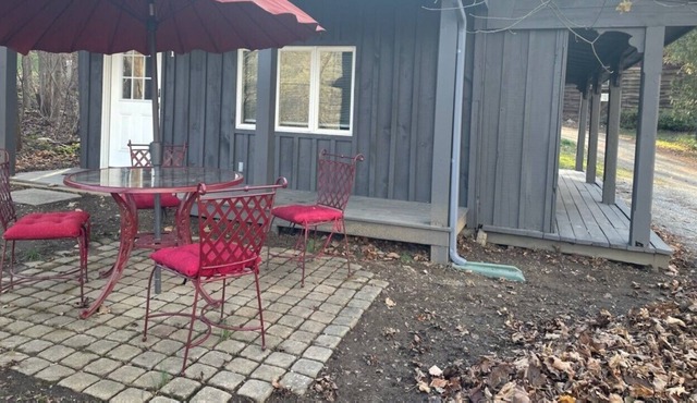 Private studio cottage, completely redone