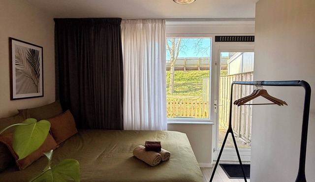Private Studio I Waterfront garden I 20 min to Centre
