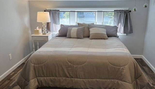 Private suite. Convenient to Capital Theater and HPN airport. Free parking.