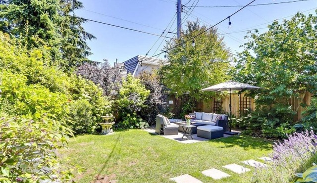 Private Suite With Spacious Yard
