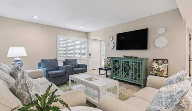 Private, Sunny Getaway with Golf Course Views