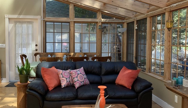 Private sunfillled Cottage