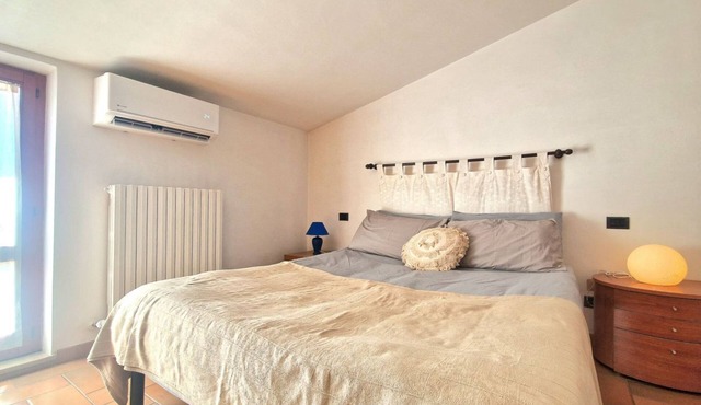[Private Terrace] Bright Air-conditioned Dwelling