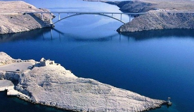 Private Transfer Services - Split Airport to Novalja
