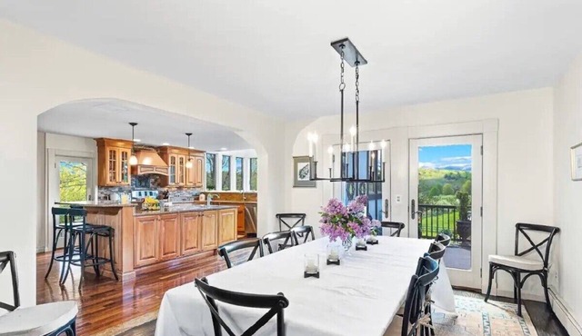 Private Tudor style 5 bedroom home in country setting.