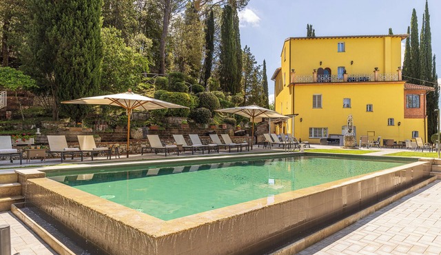 PRIVATE TUSCAN VILLA WITH HEATED SWIMMING POOL - JACUZZI SPA - SAUNA - EVENTS