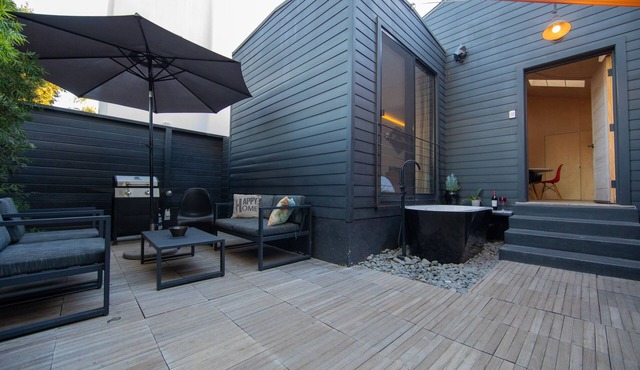 Private Venice Beach Luxury Bungalow, Outdoor Tub, Steps To Ocean & Abbot Kinney