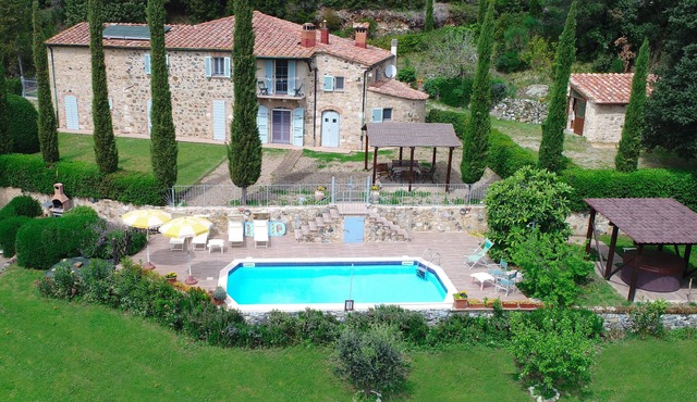 Private villa with pool and Jacuzzi in Tuscany - Exclusive use