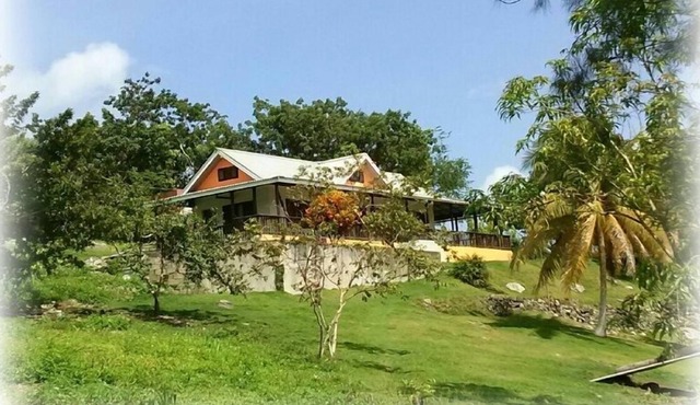 Private Villa, Great View! 5 min from Negril & Beach-2 min from Negril Golf Club