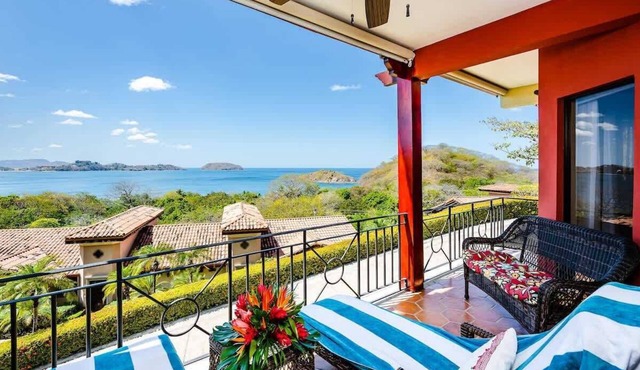 Private Villa, Infinity Pool, 2 Quiet Beaches
