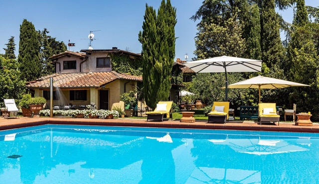 Private Villa with private pool, A/C, hot tub, sauna, WIFI, TV, patio, close to Greve In Chianti
