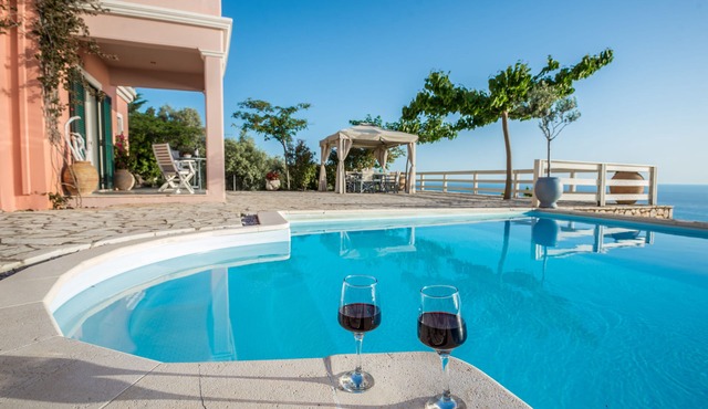 Private villa w/pool, seaviews, magical sunsets-Eleni