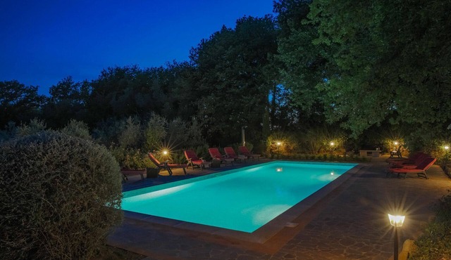 Private Villa with WIFI, A/C, private pool, TV, patio, panoramic view, close to Montepulciano