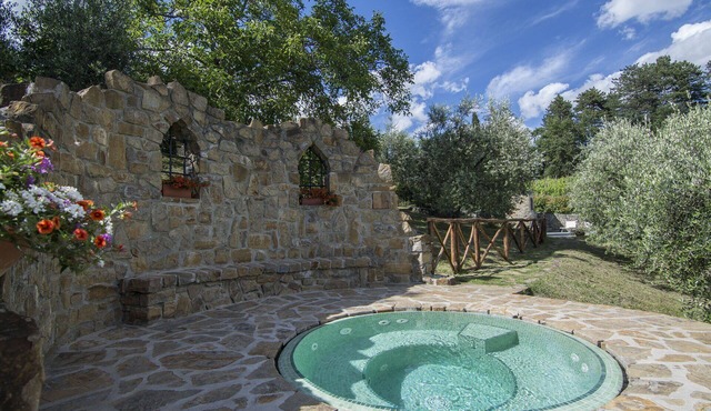 Private Villa with A/C, sauna, hot tub, private pool, WIFI, TV, patio, pets allowed, panoramic view
