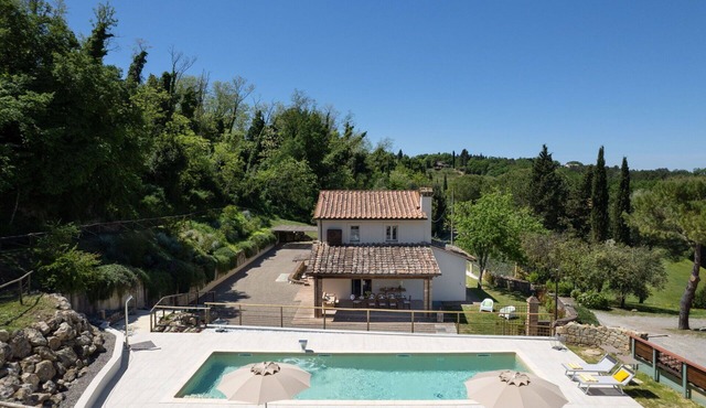 Private Villa with A/C, private pool, WIFI, TV, patio, panoramic view, close to San Gimignano