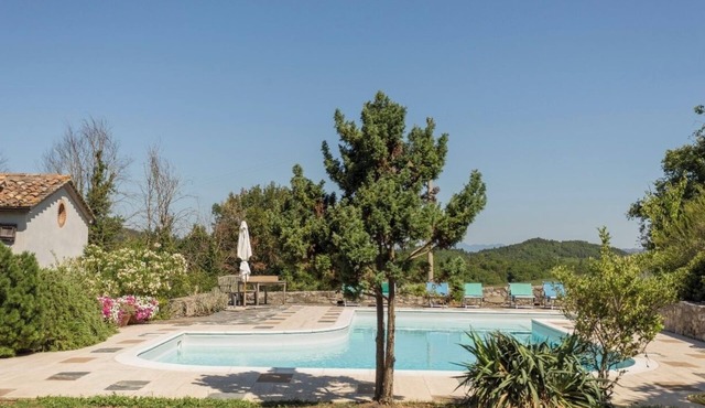 Private villa with dreamy views and large pool. Sleeps 8. Fast Wifi